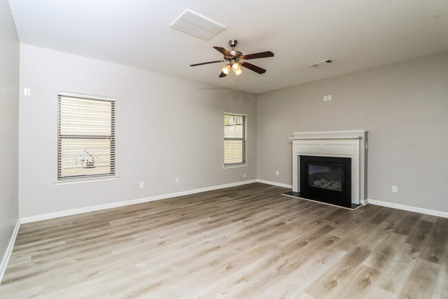 Photo - 474 Cleburne Pl