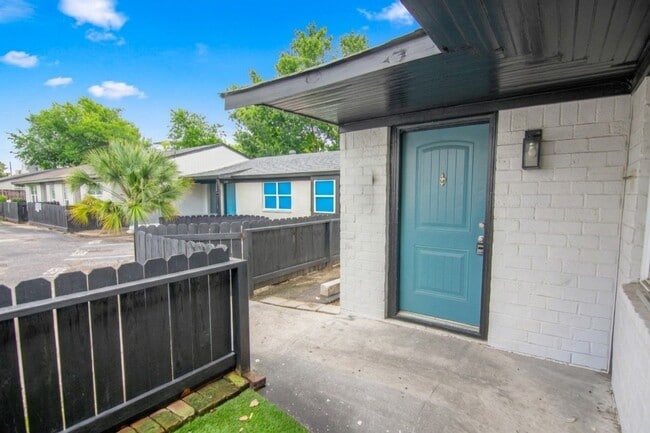 Photo - 1667 Northwood St Unit 1667
