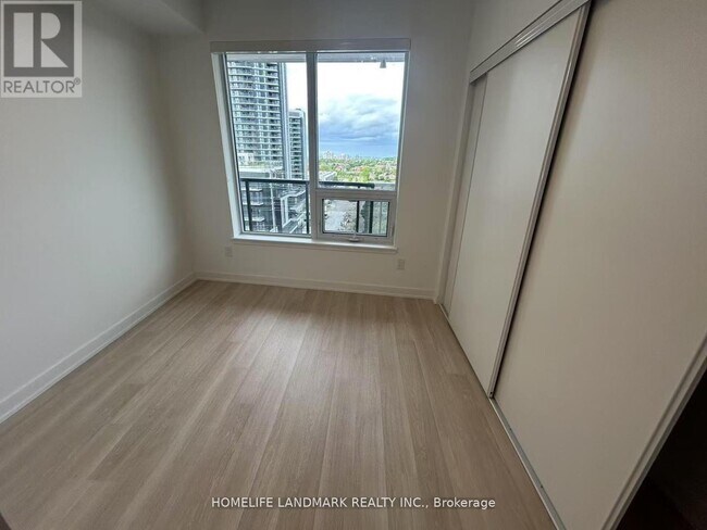 Photo - 5105 Hurontario St Unit 708