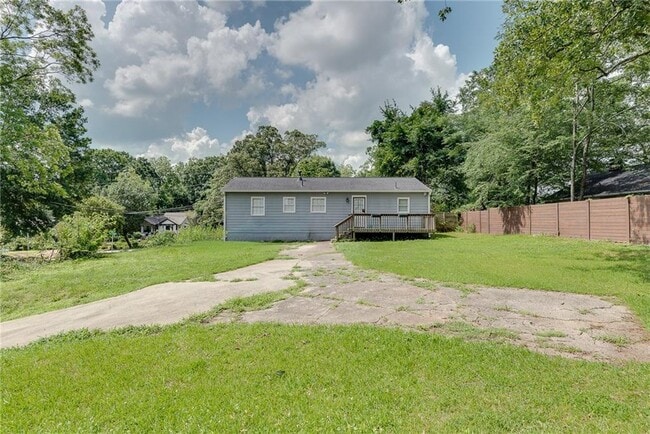 1424 Hosea L Williams Dr NE