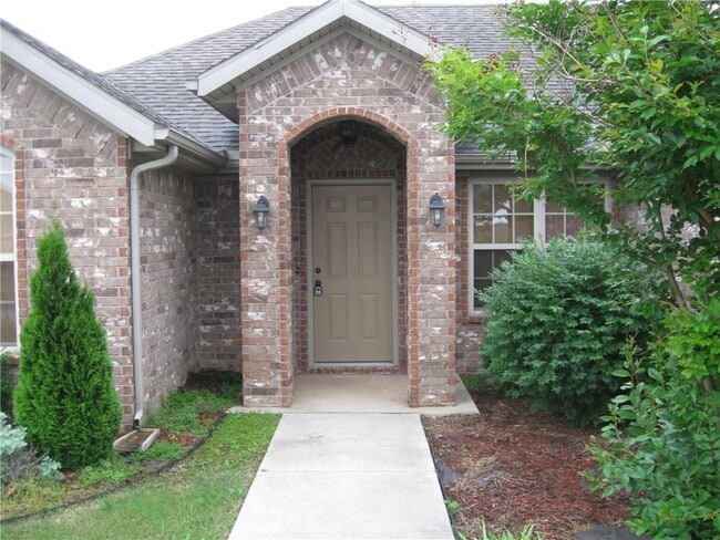 Photo - 220 Beasley Dr House