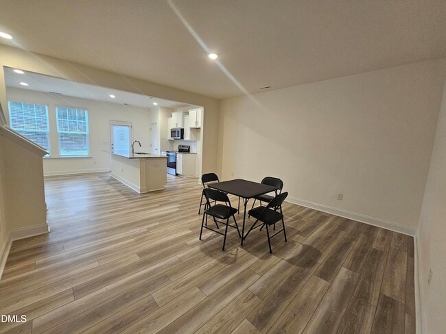 Photo - 48 Bloodroot St
