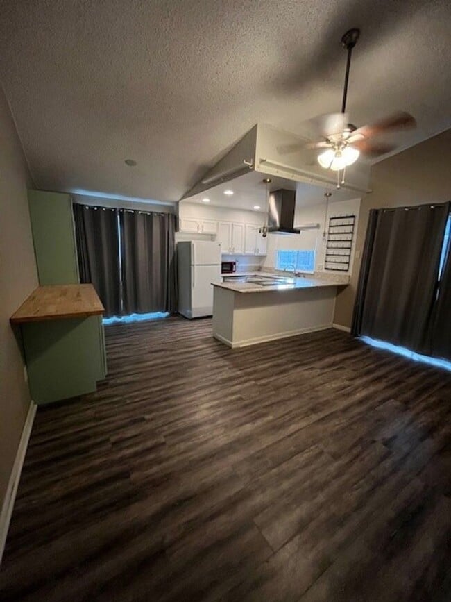 Photo - 5725 Sage Dr