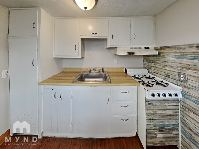 Photo - 2105 26th St