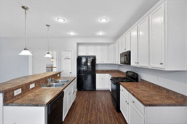 Photo - 8011 Forest Ridge Dr