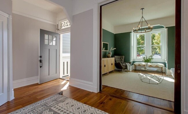 Photo - 2253 Clinton Ave