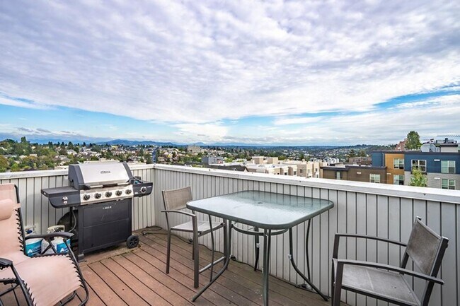 Photo - Hillside 411