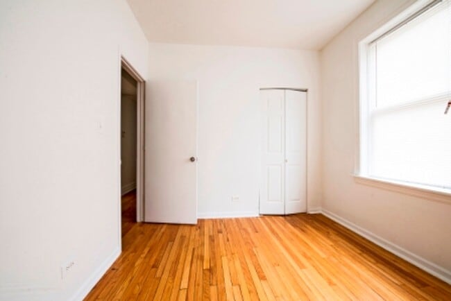 Photo - 6933 S Indiana Chicago, IL 60637