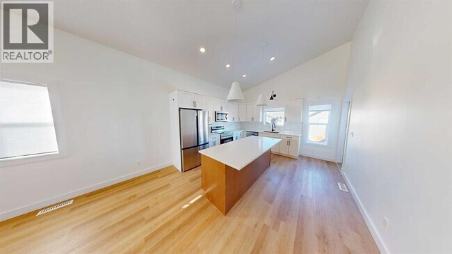Photo - 11950-11979 79 Ave