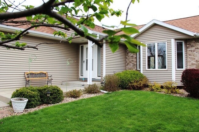 Photo - 4333 10th St NW