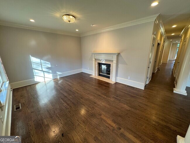 Photo - 1092 McLynn Ave NE