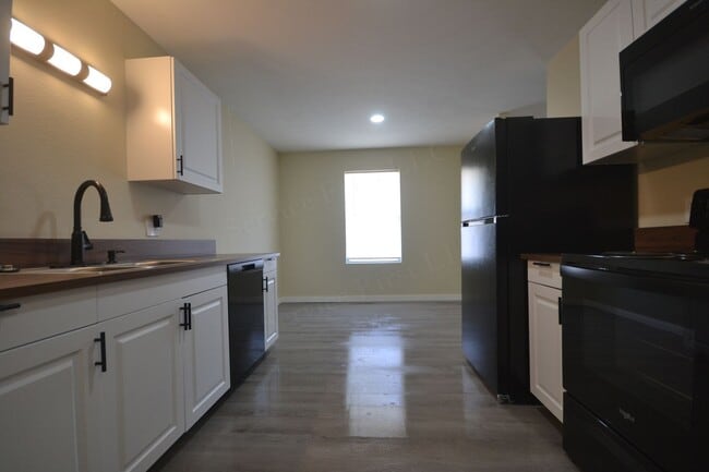 Photo - Vine St Duplexes Unit 617