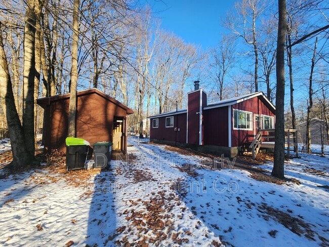 Photo - 810 Trafalgar Rd