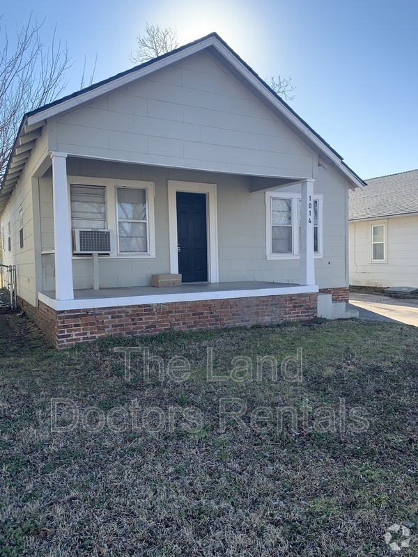 Building Photo - 1014 S High School St Rental