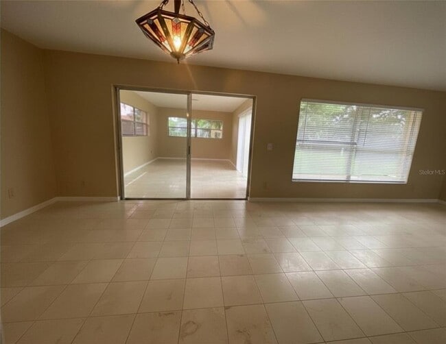 Photo - 208 Shady Hollow