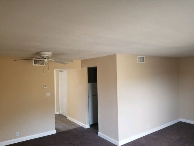 Photo - Bartow - One bedroom one bath - Upstairs Unit