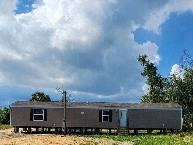 Building Photo - 2739 E 11th Ct Rental