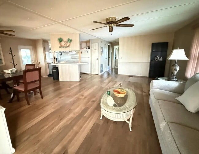 As you enter - 3618 Stockton Rd