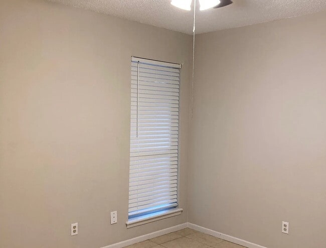 Photo - 733 Chaparral Cir Unit 733