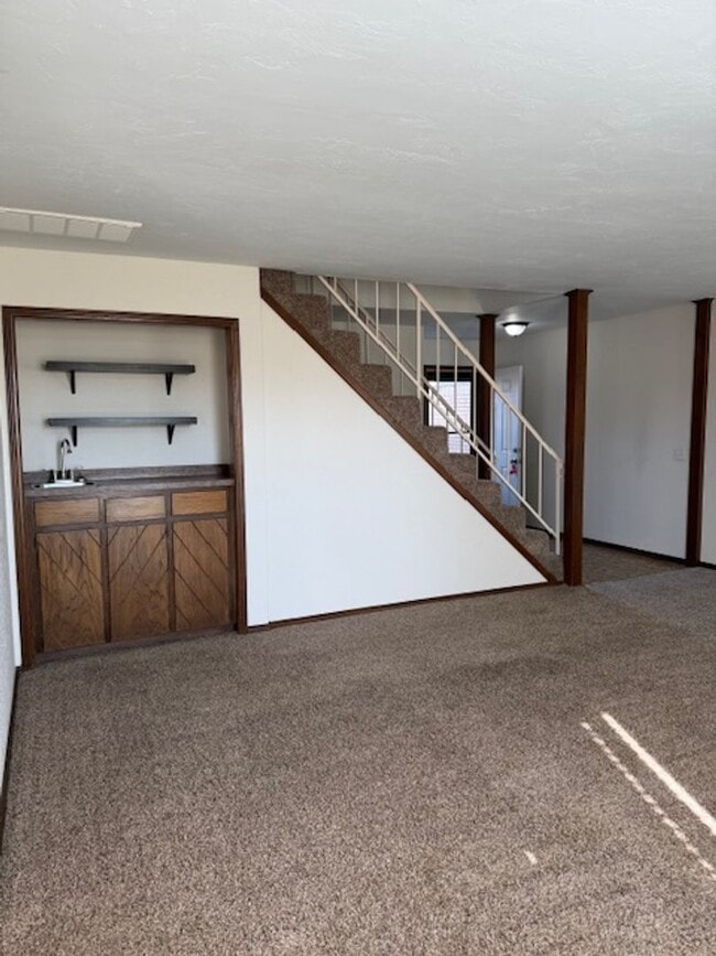 Photo - Spacious 2 bed/2.5 Baths - Duplex in the Surrey Hills Addition