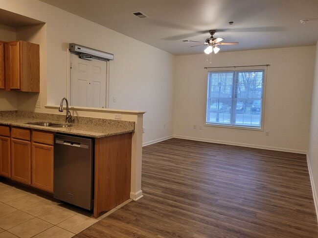 Photo - 670 Bassett Dr Unit 1C