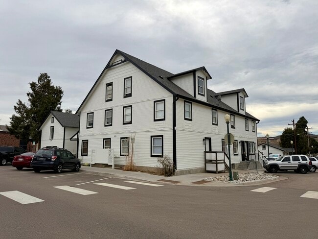 Building Photo - 319 Jerry St Unit 3