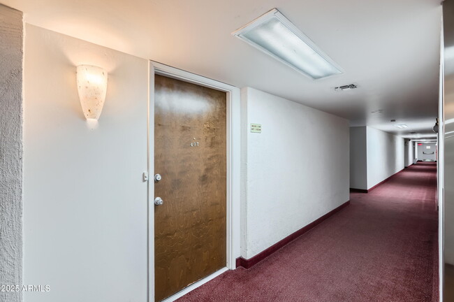 Photo - 7920 E Camelback Rd Apartamento Unidad 407