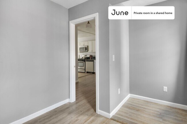 Room in Shared 3 bed/1 bath home in North End