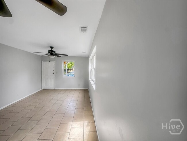 Photo - 5328 Churchill St