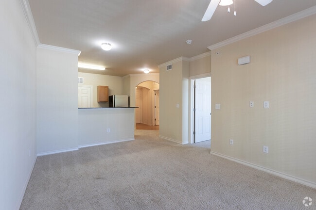 1BR, 1BA - 886 SF