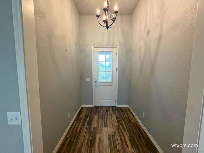 20 Living Way Ln