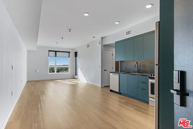 Building Photo - 10601 Washington Blvd Unit 732