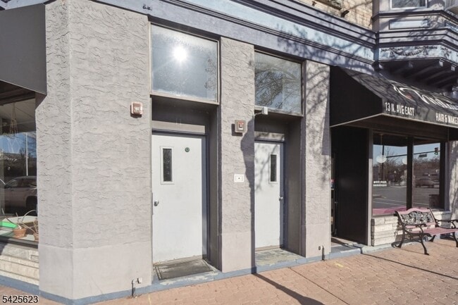 Photo - 13 N Ave E Unit 2