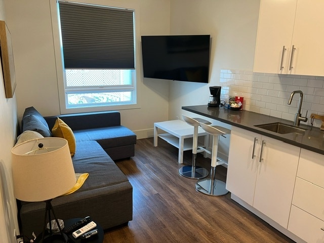 San Pedro Square Apartments - San Pedro Square Apartments Unit 315