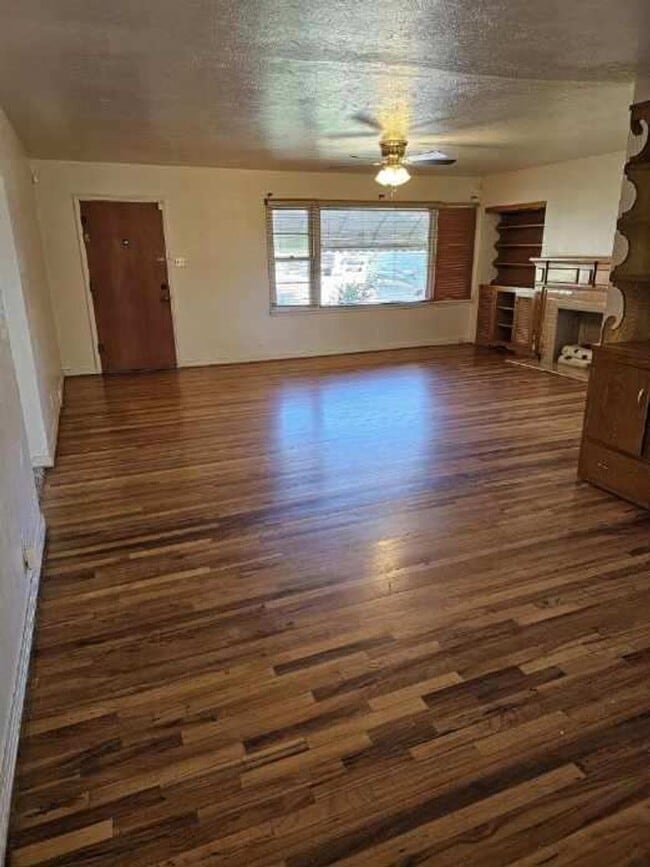 Photo - 2605 Gidding St