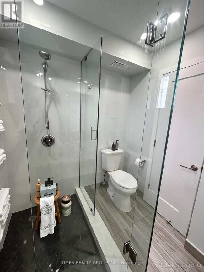 Photo - 15 Walmer Rd Unité 708