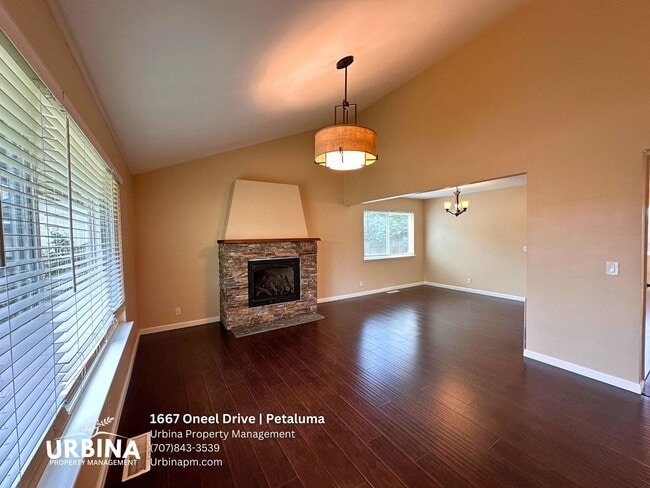 Photo - Spacious East Petaluma Home with Main-Floor Bedroom Suite