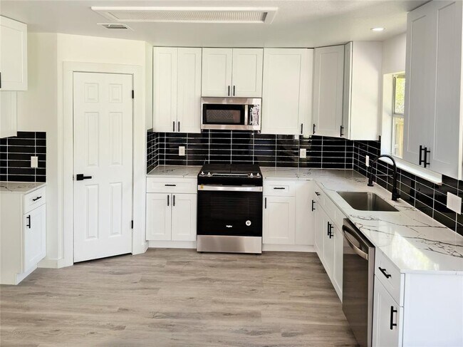 Photo - 7805 Varcella Trail