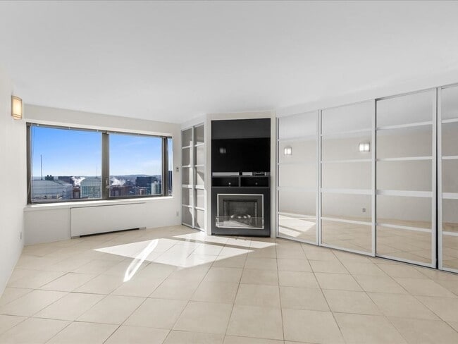 Photo - 65 E India Row Unidad 25G