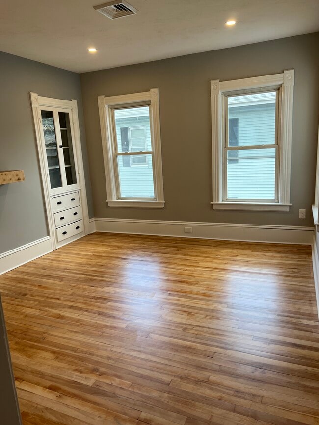 Building Photo - 60 Townsend St Unit 3 Rental