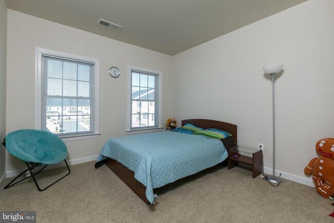 Photo - 42607 Offenham Terrace