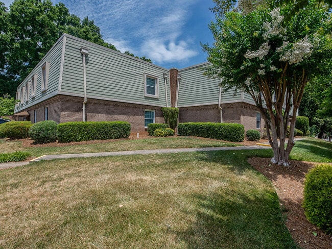 Photo - 2600 Park Rd Unit D