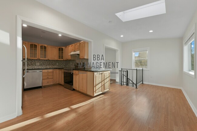 Photo - 289 Market St
