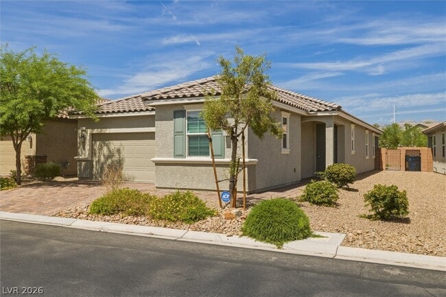 5827 Casa Branca St