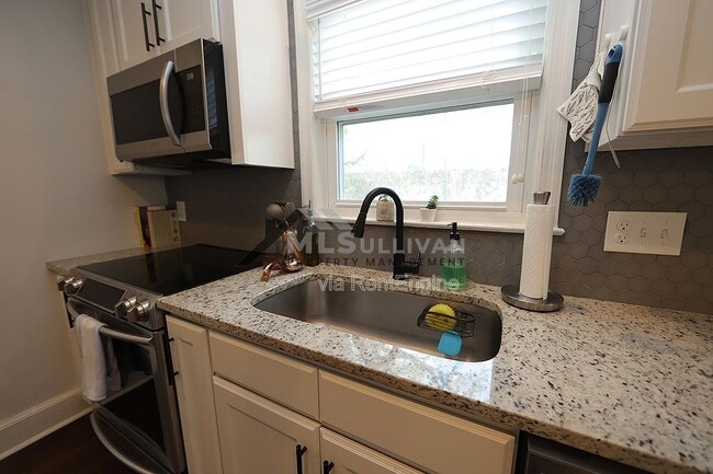 Photo - 411 N Maple St