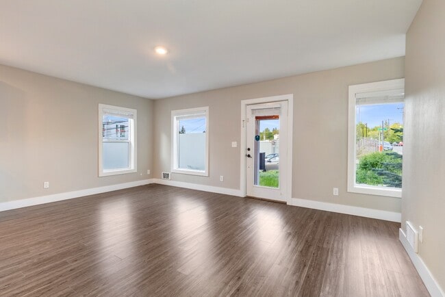 Photo - Newly Renovated and Modern 2BR Apartments in Columbia City Unit #1