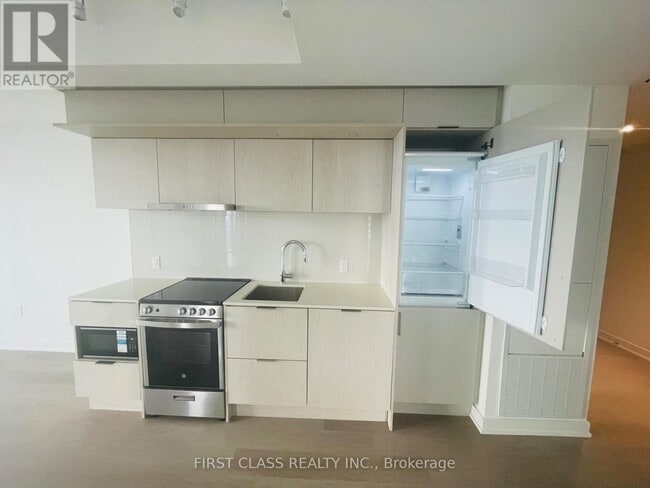 Photo - 448 Burnhamthorpe Rd W Unit 2608