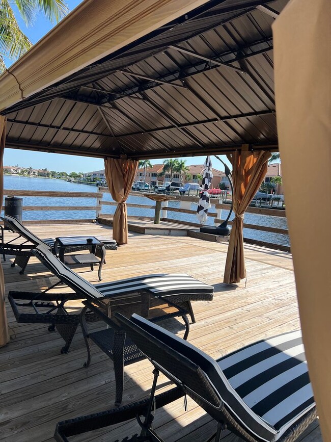 Photo - Hideaway Waterfront Hotel Unit 101