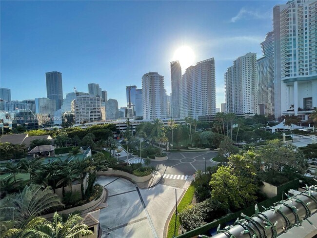 Building Photo - 540 Brickell Key Dr Unit 711