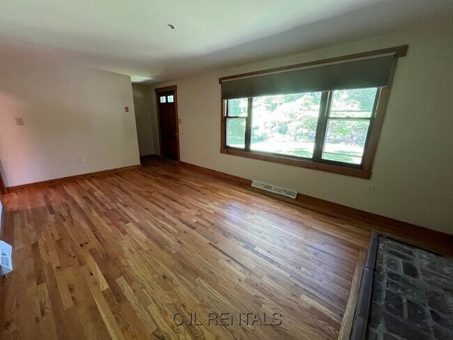 Photo - 148 Newtown Rd
